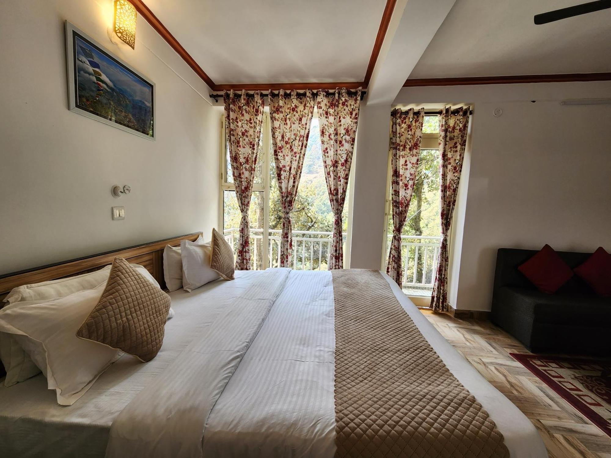 Mountain Golden Ray Apartment Mukteshwar Exterior photo