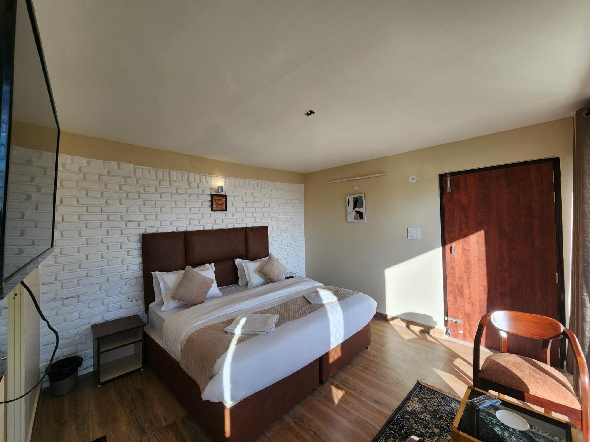 Mountain Golden Ray Apartment Mukteshwar Exterior photo