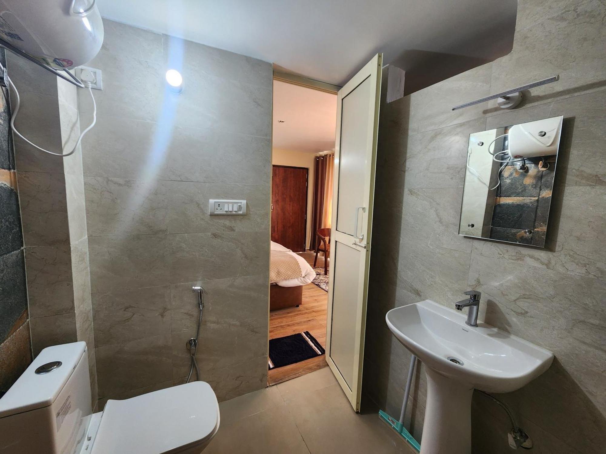 Mountain Golden Ray Apartment Mukteshwar Exterior photo
